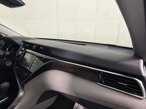Used 2018 Toyota Camry LE FWD image 30