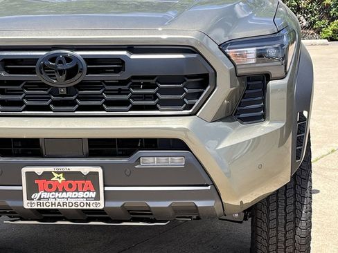 New 2026 Toyota Tacoma TRD Off-Road AWD/4WD image 8