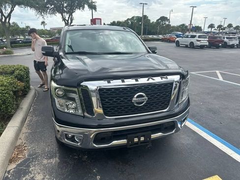Used 2017 Nissan Titan SL RWD image 1