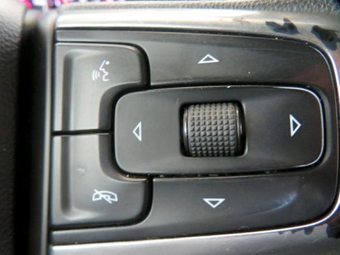 Used 2019 Chevrolet Silverado 1500 LT w/ Z71 Off-Road Package image 33