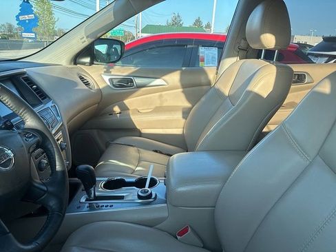 Used 2019 Nissan Pathfinder SL image 15