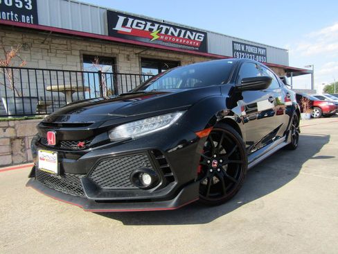 Used 2018 Honda Civic Type R image 1