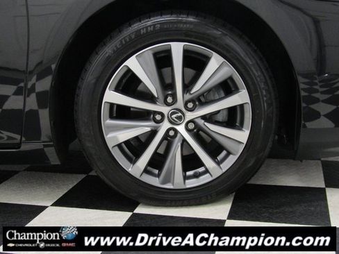 Used 2021 Lexus ES 350 image 3