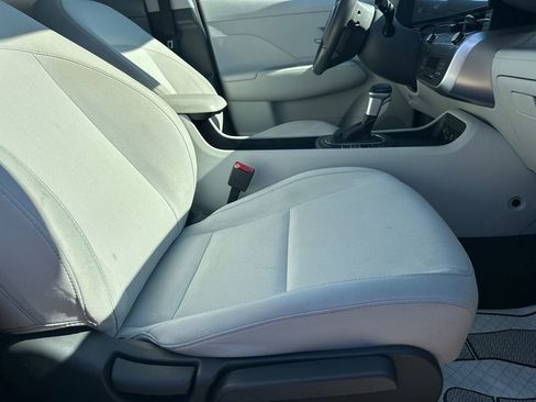 Used 2025 Hyundai Kona SEL image 13