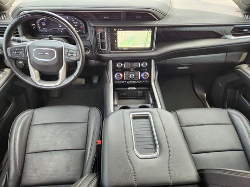 Used 2024 GMC Yukon Denali w/ Advanced Technology Package AWD/4WD image 8
