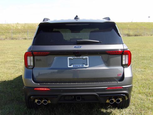 New 2025 Ford Explorer ST image 7