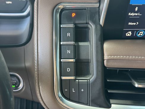 Used 2021 Chevrolet Tahoe High Country w/ Premium Package image 21