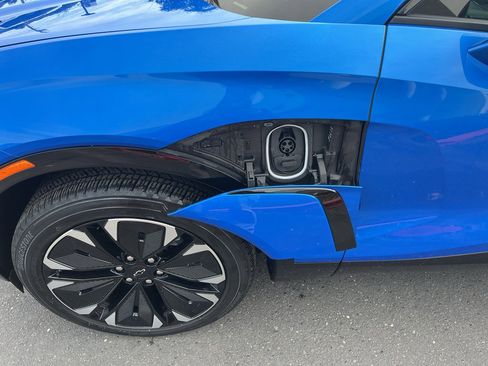 Used 2024 Chevrolet Blazer EV RS image 11