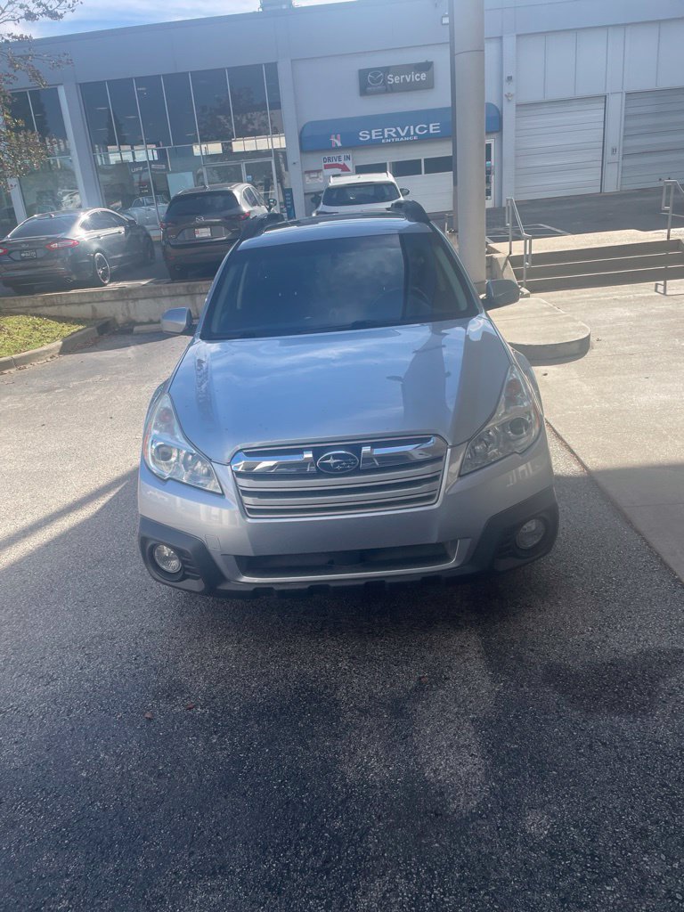 Used 2013 Subaru Outback 2.5i Premium AWD/4WD image 6