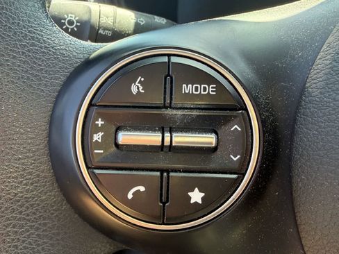 Used 2024 Kia Soul LX w/ LX Technology Package FWD image 12