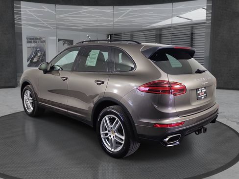 Used 2016 Porsche Cayenne AWD/4WD image 7