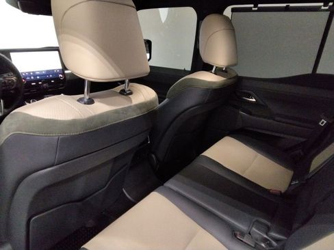 Used 2024 Lexus GX 550 image 38