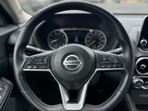 Used 2021 Nissan Sentra SV FWD image 17
