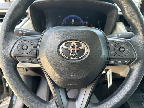 Used 2026 Toyota Corolla Cross L image 14