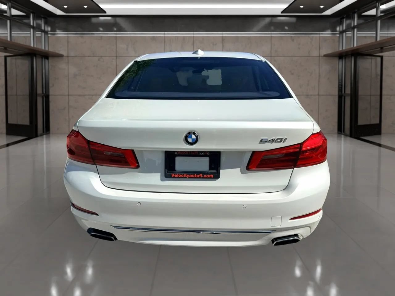 Used 2018 BMW 540i RWD image 3