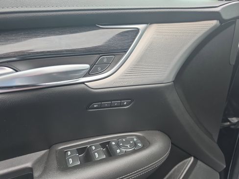 Used 2022 Cadillac XT5 Premium Luxury AWD/4WD image 17
