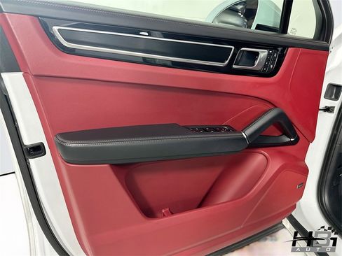 Used 2022 Porsche Cayenne GTS w/ Premium Package Plus image 14