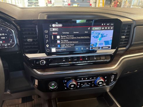 Used 2023 GMC Sierra 1500 SLT w/ SLT Premium Package AWD/4WD image 47