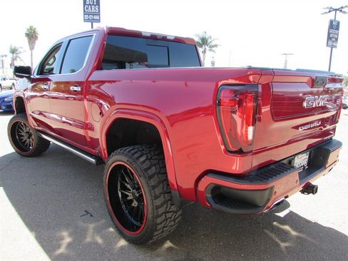Used 2022 GMC Sierra 1500 Denali w/ Technology Package AWD/4WD image 5