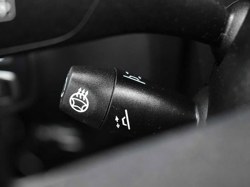 Used 2023 Mercedes-Benz C 300 4MATIC Cabriolet image 31