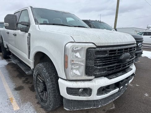 Used 2024 Ford F250 XLT image 3
