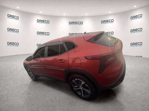Used 2024 Chevrolet Trax RS FWD image 4