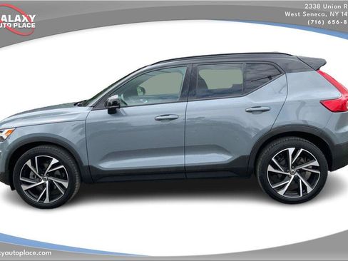 Used 2022 Volvo XC40 T5 R-Design w/ Climate Package AWD/4WD image 8