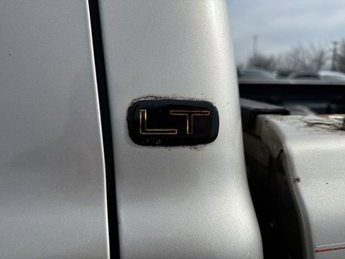 Used 2005 Chevrolet Silverado 2500 LT w/ Heavy-Duty Power Package image 24