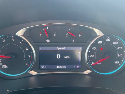 Used 2023 Chevrolet Traverse LT FWD image 16