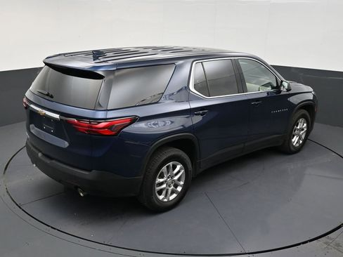 Used 2023 Chevrolet Traverse LS FWD image 16