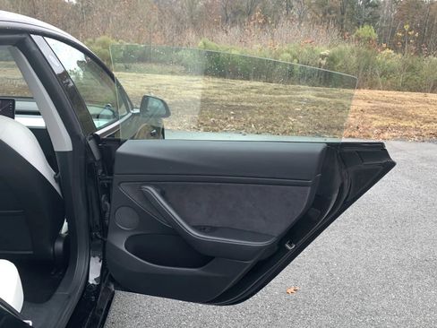 Used 2021 Tesla Model 3 Standard Range Plus image 30