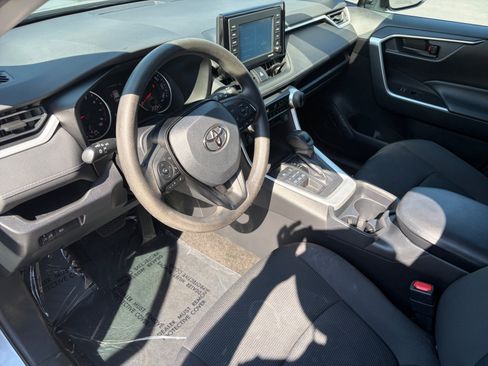 Used 2020 Toyota RAV4 LE w/ All Weather Liner Package AWD/4WD image 10