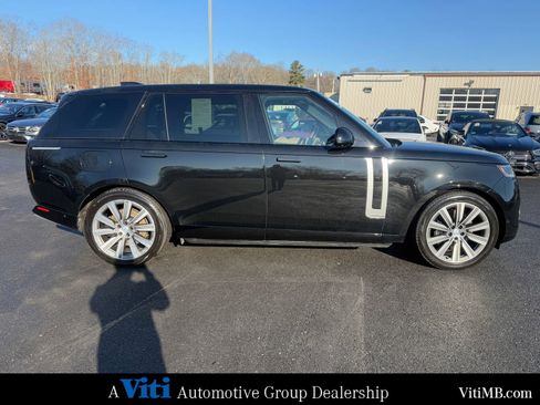 Used 2025 Land Rover Range Rover Long Wheelbase Autobiography image 9