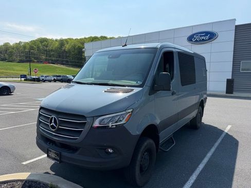 Used 2024 Mercedes-Benz Sprinter 2500 image 2