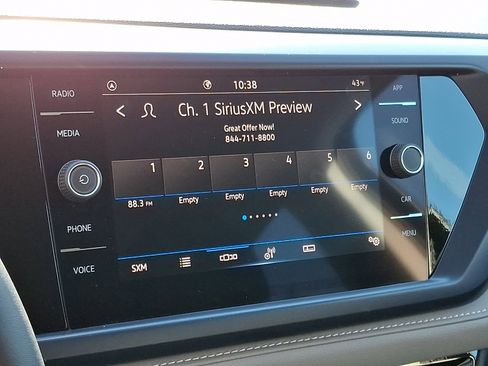 Used 2024 Volkswagen Taos SE image 16