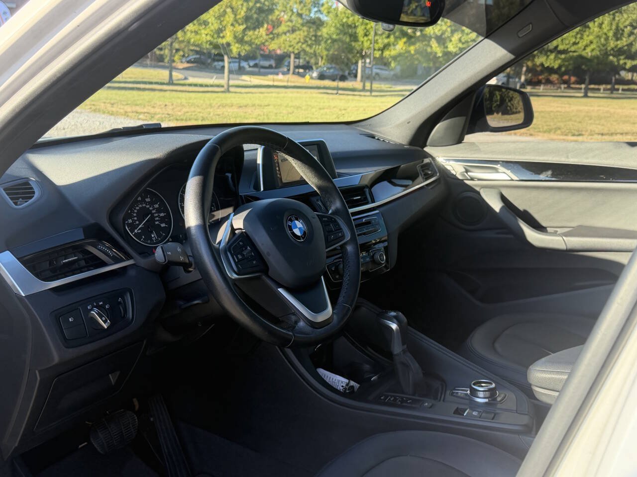 Used 2017 BMW X1 xDrive28i AWD/4WD image 9