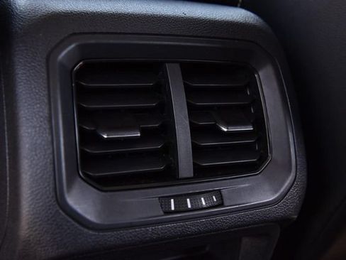 Certified 2023 Volkswagen Tiguan SE FWD image 21