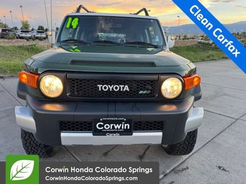 Used 2014 Toyota FJ Cruiser 4WD w/ Upgrade Package image 2