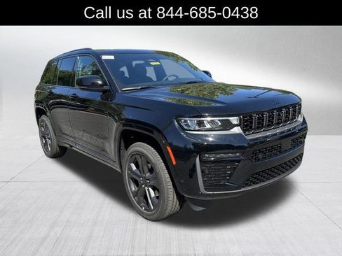 New 2027 Jeep Grand Cherokee Limited AWD/4WD image 3
