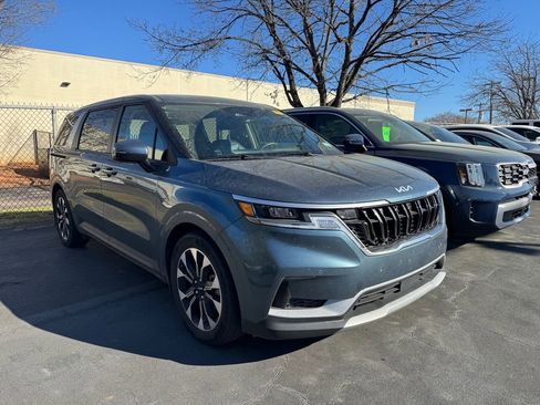 Certified 2024 Kia Carnival EX image 1