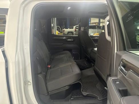Used 2023 Chevrolet Silverado 1500 LT AWD/4WD image 33