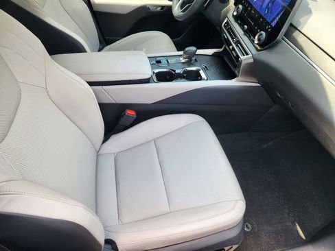 Used 2025 Lexus RX 350 Premium w/ Convenience Package FWD image 16