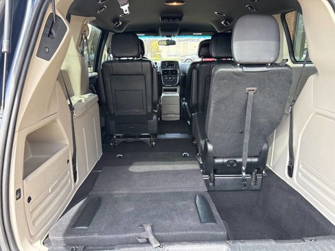 Used 2017 Dodge Grand Caravan SXT image 27