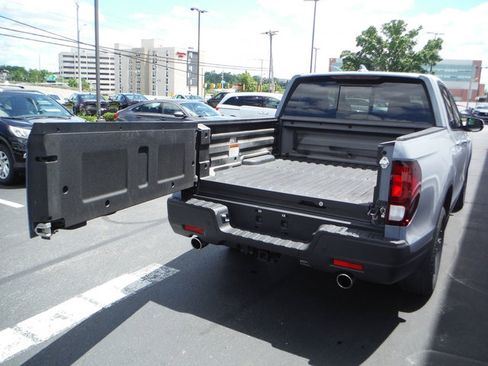 Used 2023 Honda Ridgeline RTL-E image 13