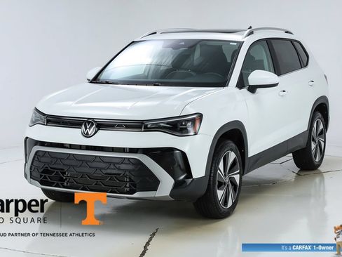 Used 2025 Volkswagen Taos SE w/ Panoramic Sunroof Package AWD/4WD image 39
