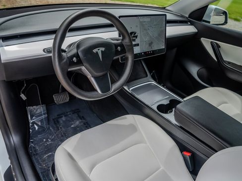 Used 2021 Tesla Model Y Long Range AWD/4WD image 14