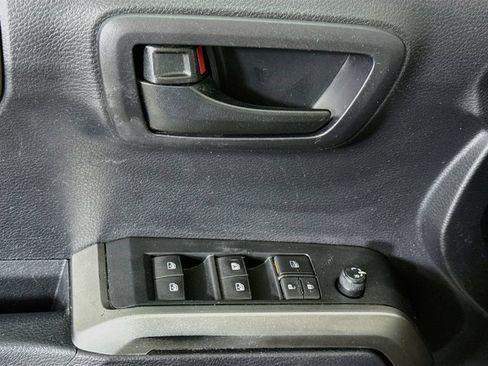 Used 2019 Toyota Tacoma SR5 RWD image 21