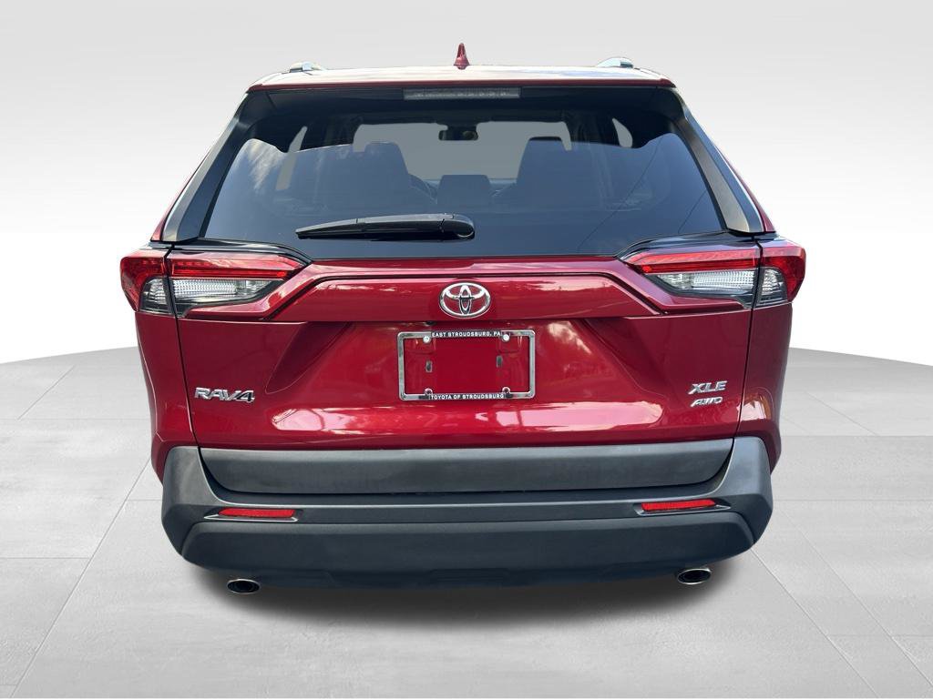 Used 2019 Toyota RAV4 XLE w/ All Weather Liner Package AWD/4WD image 4