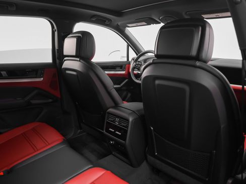 New 2026 Porsche Cayenne S image 32