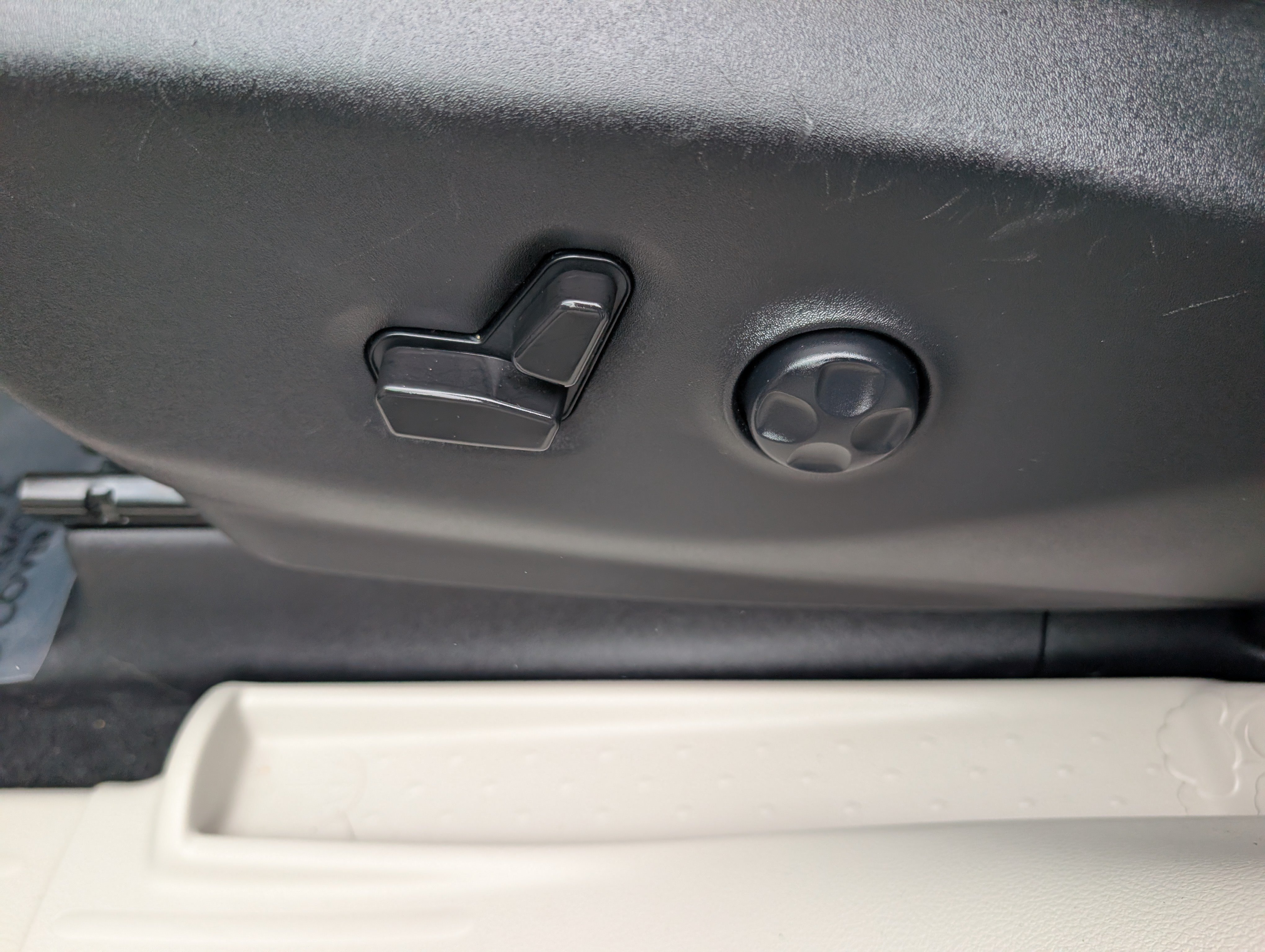 Used 2023 Chrysler Voyager LX FWD image 21